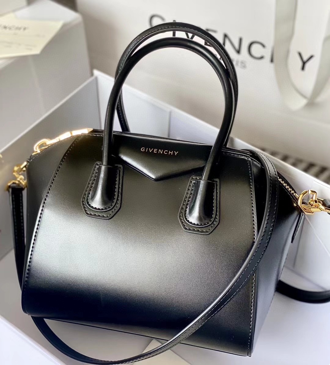 Givenchy Antigona Small Classic Smooth Black Calf Leather Tot
