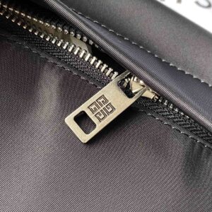 GIVENCHY 01529