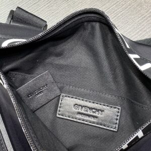 GIVENCHY 01568