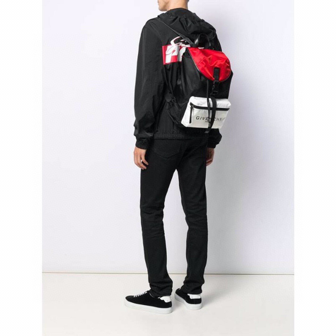 GIVENCHY 01599