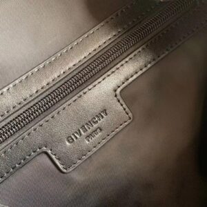 GIVENCHY 01618