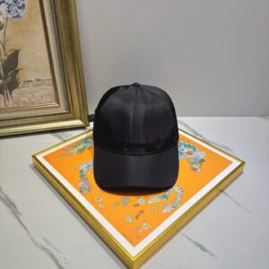hat  00039