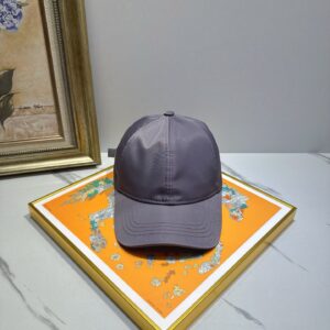 hat  00079