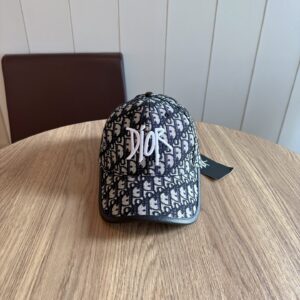 hat  00099