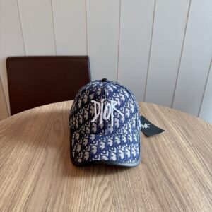 hat  00119