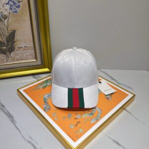 hat  00359