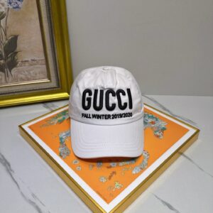hat  00469