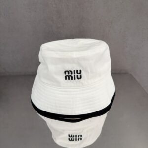 hat 00479