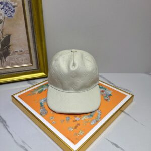 hat  00489
