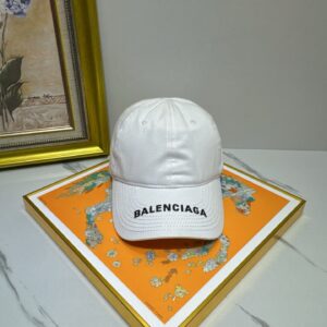 hat  00589