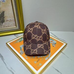 hat  00679