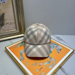 hat  00749