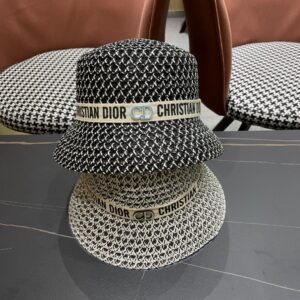 hat 016811