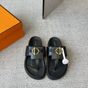 Hermès Black Leather Flip Flops – Sandals