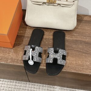 Hermès Oran Sandals in Black Leather with Crystals
