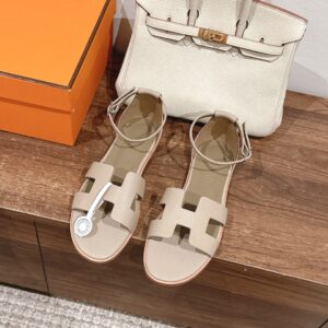Hermès Oran Sandals in Beige Leather