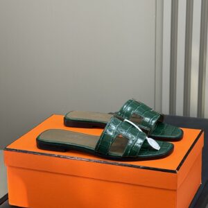 HERMES 00136