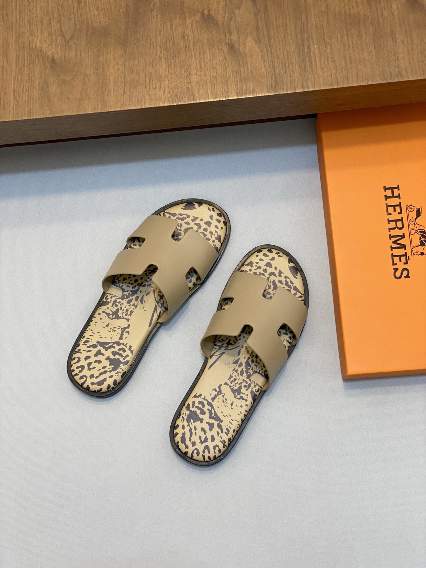 HERMES  00216