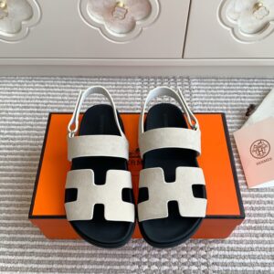 HERMES 00379