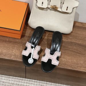 HERMES 00749