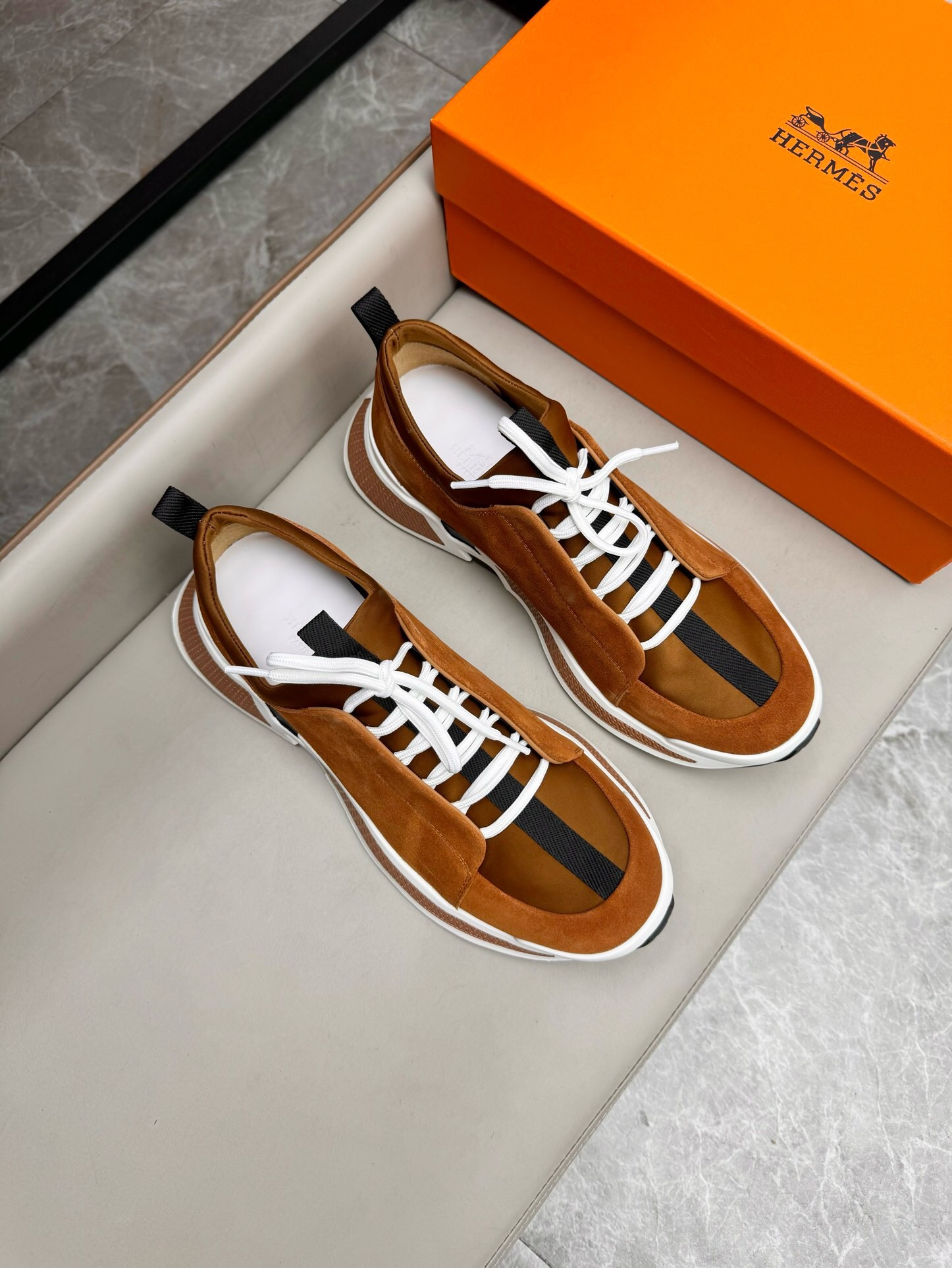 Hermès Just sneaker – Beige brown| Hermès