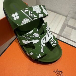 Hermès Chypre Sandals in Ciel/Blanc Leather in Dark Green with Bandana Animaux Pattern – Women’s Size