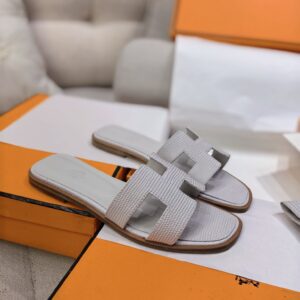HERMES 01739