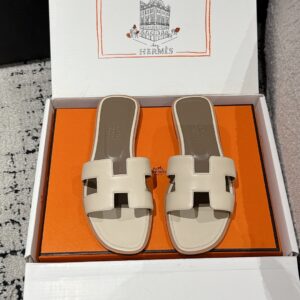 HERMES  01819