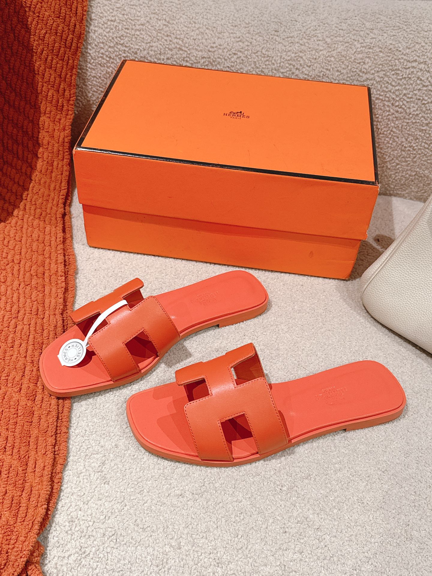 HERMES Calfskin Oran Sandals 38 Coquelicot 529995