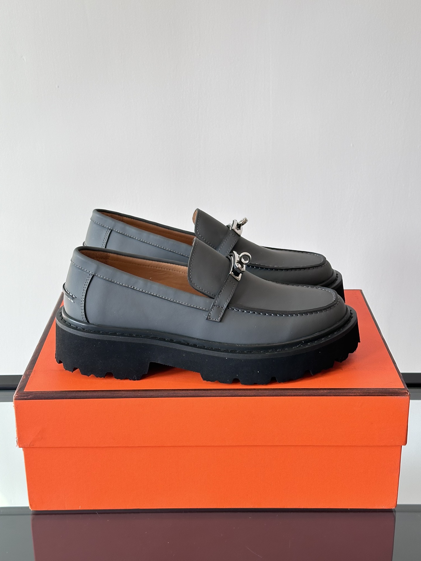 HERMES Icone Loafer – Blanc gray Hermès