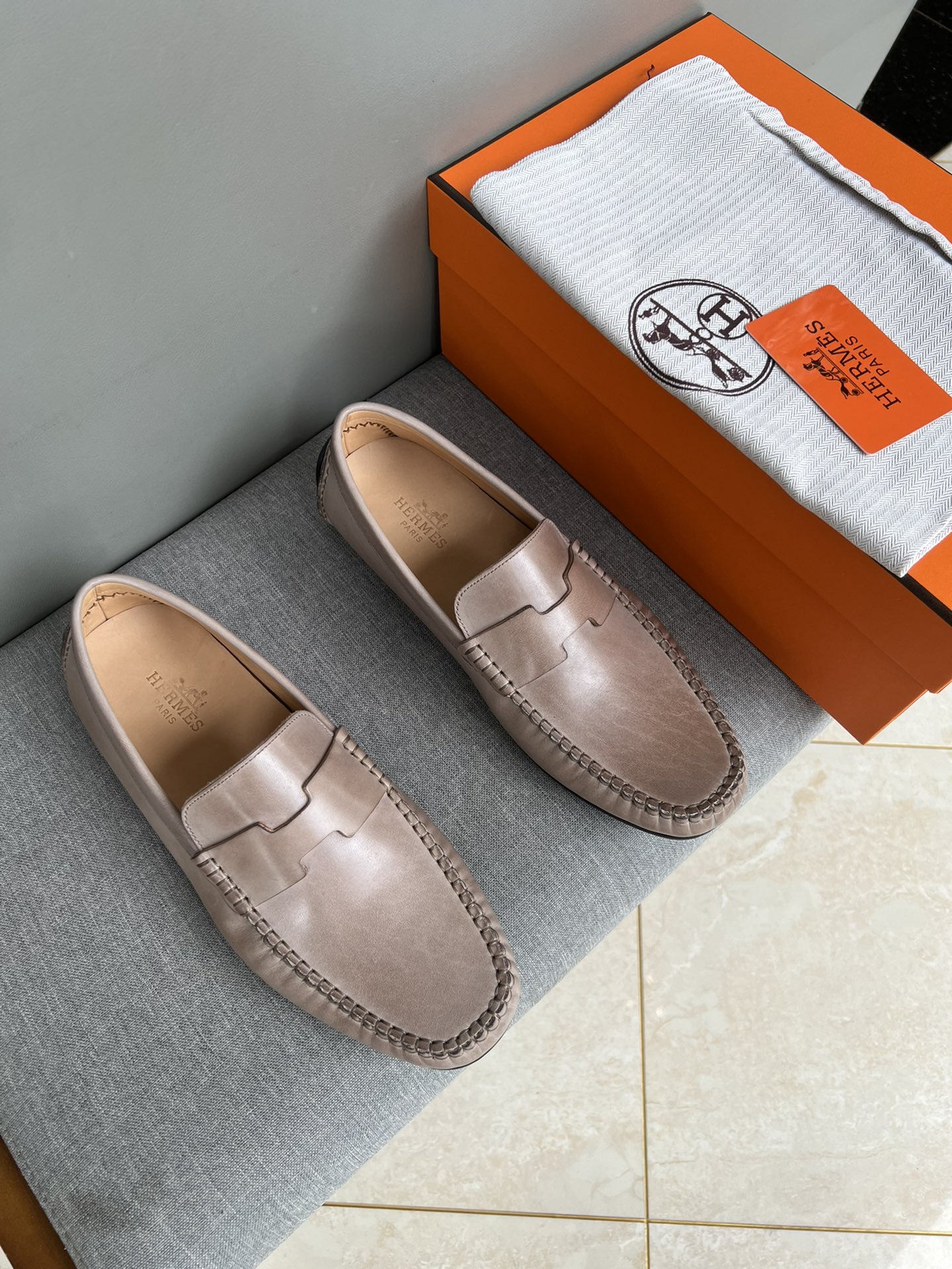 HERMES men’s loafers in GRAY BROWN, leather shoes, H logo in GRAY BROWN