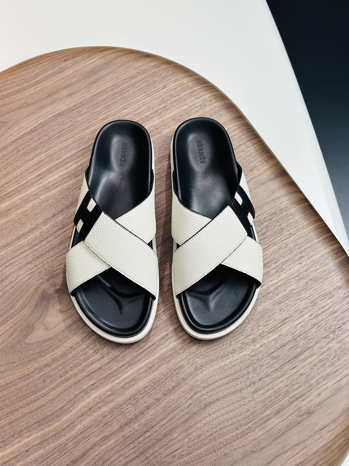 HERMES  02826