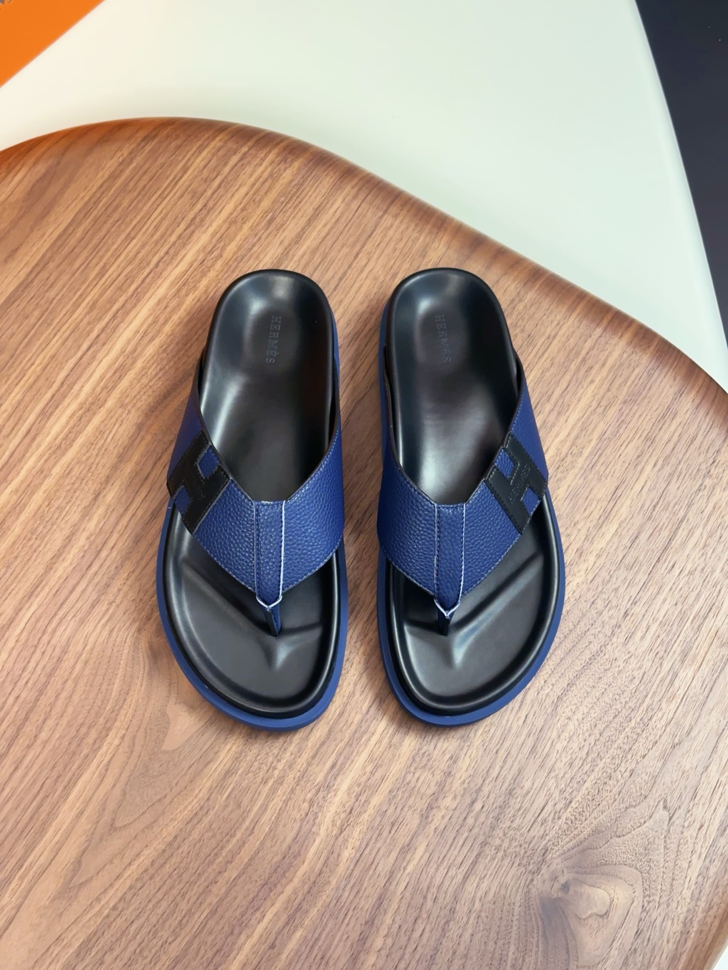 HERMES  02886
