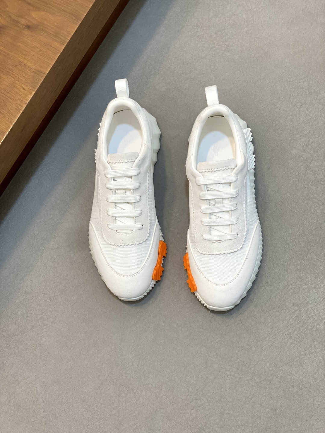 HERMES  02949