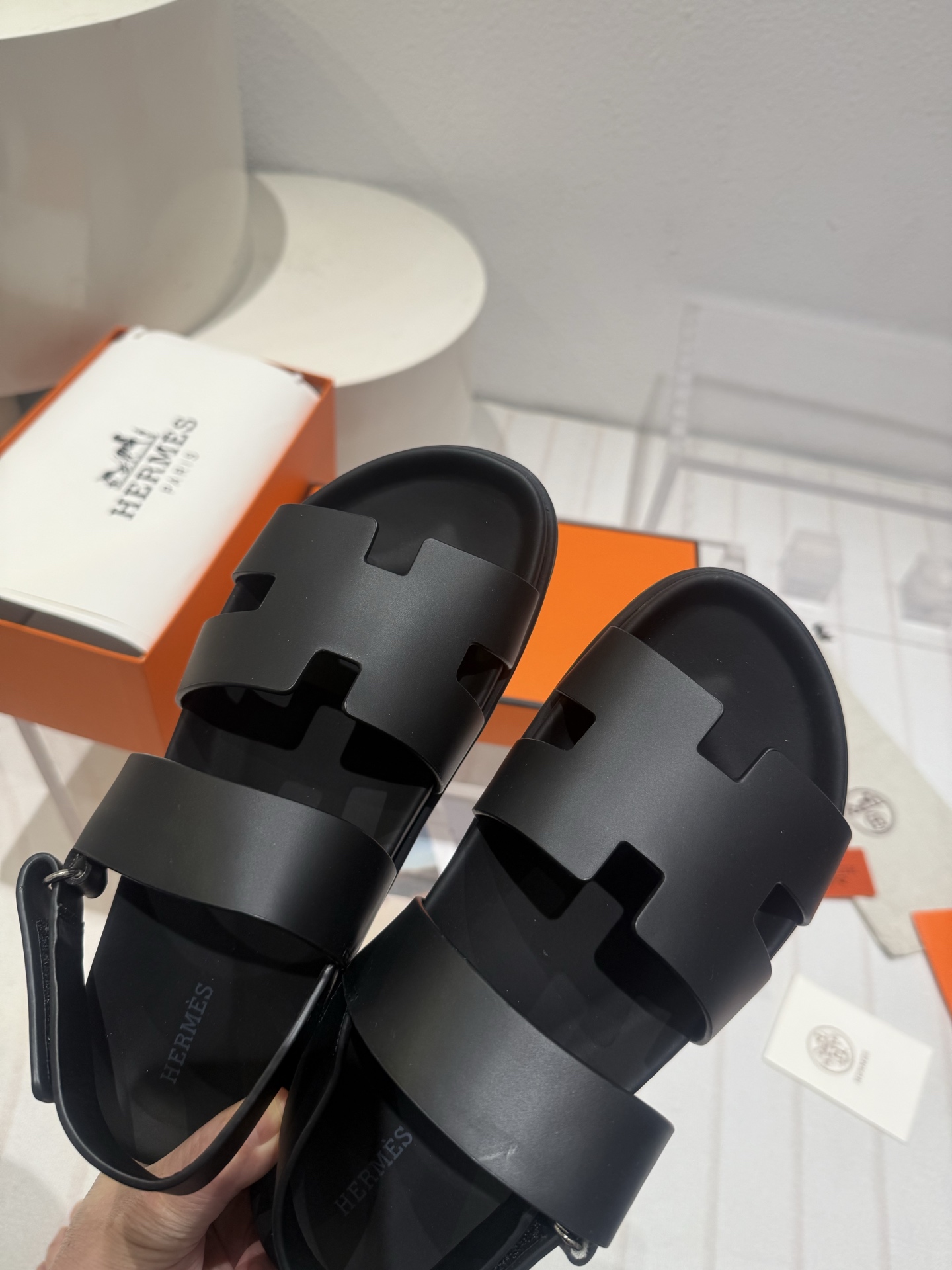Hermès Chypre Blanc Sandal – black