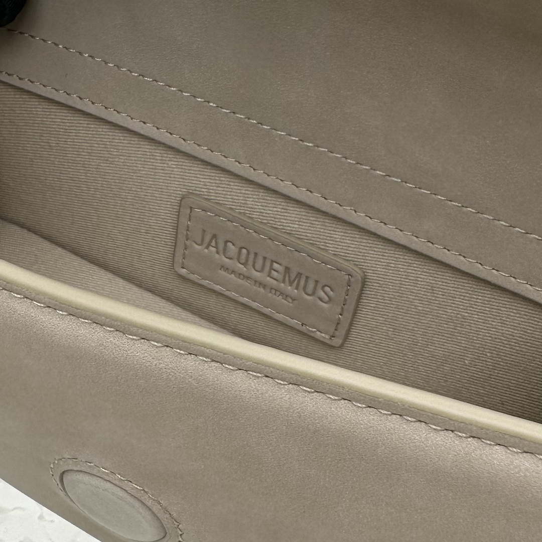 Jacquemus 00239