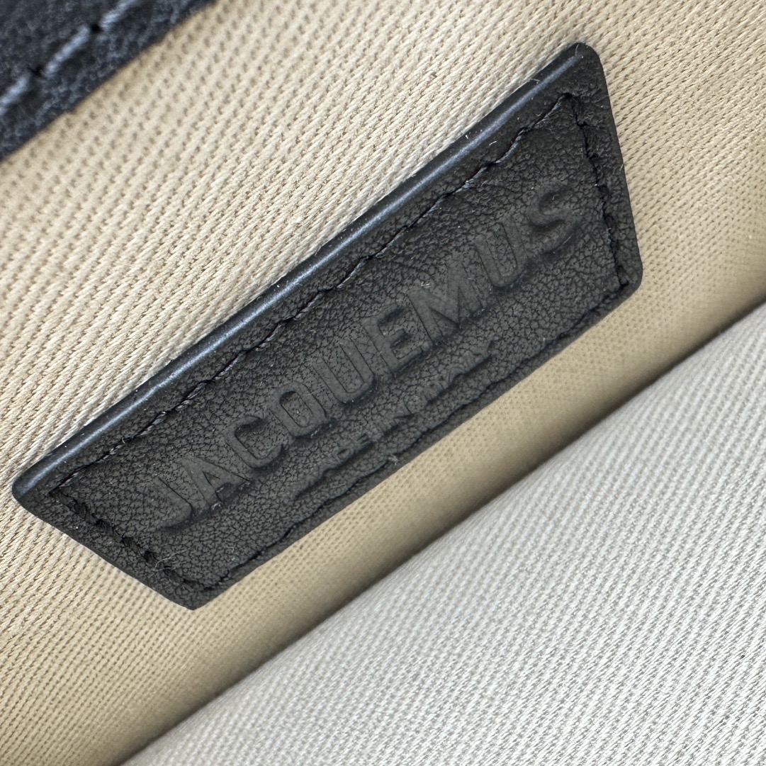 Jacquemus 01689