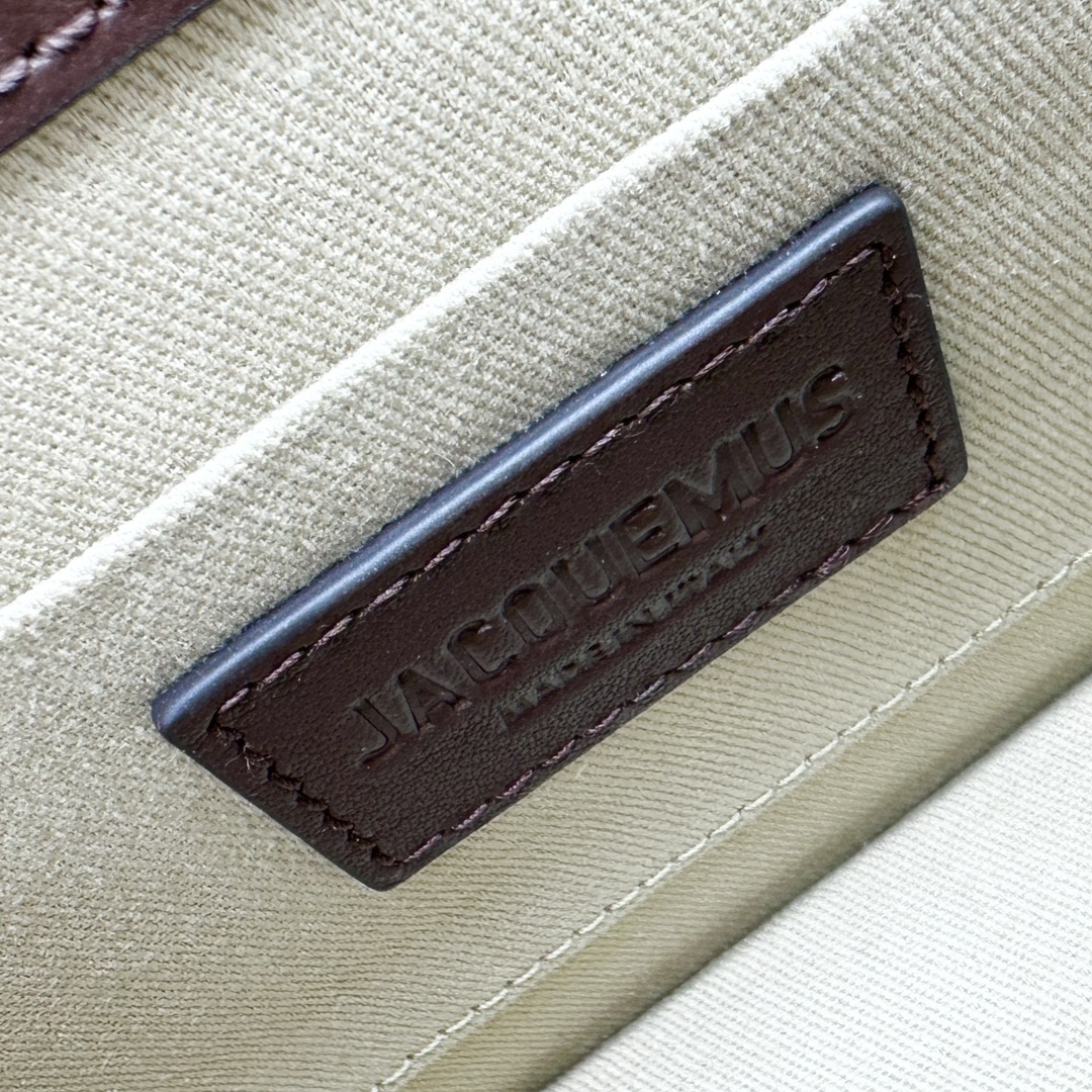 Jacquemus 01709