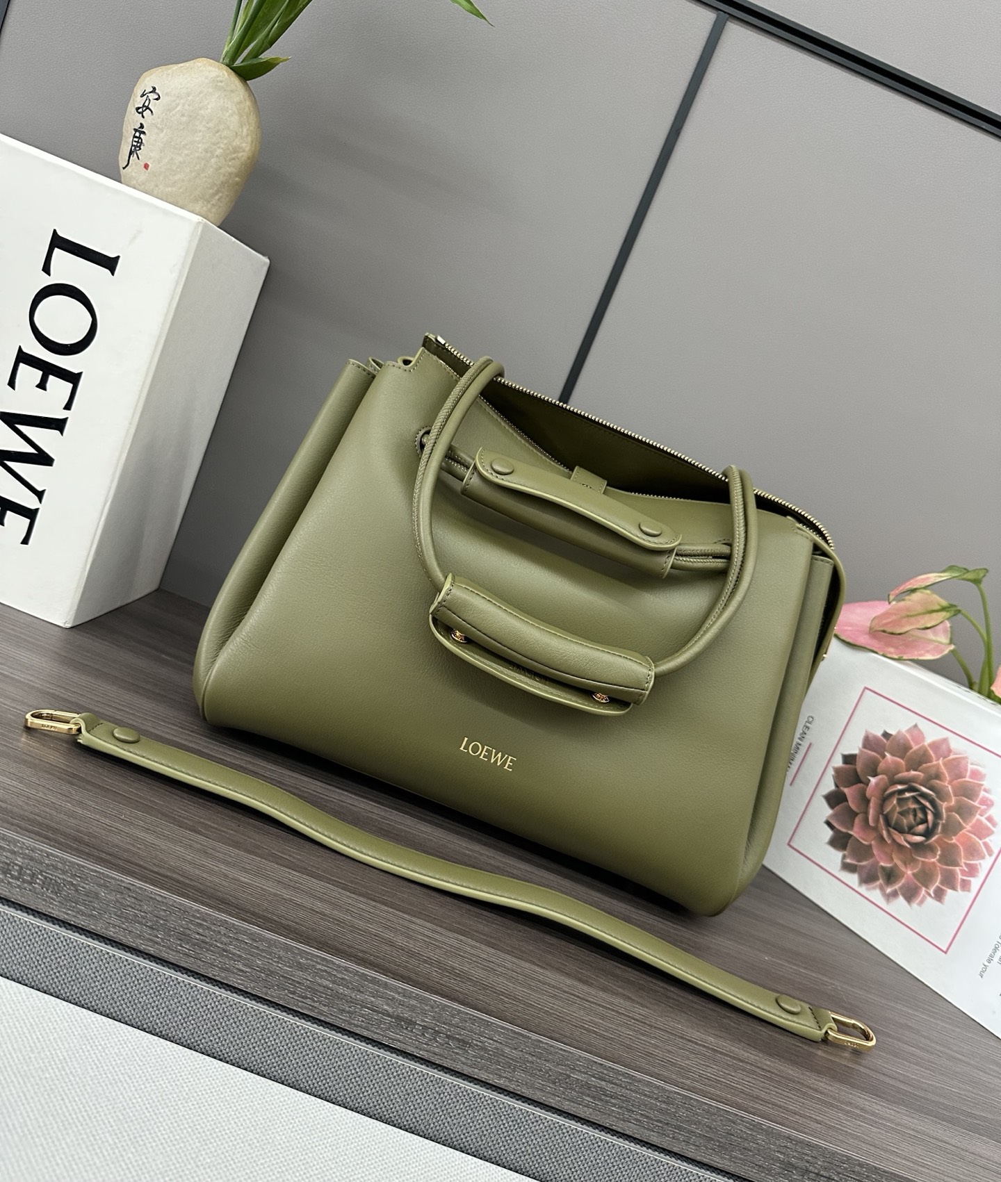 Loewe Medium Madrid bag in supple calfskin Green – LOEWE