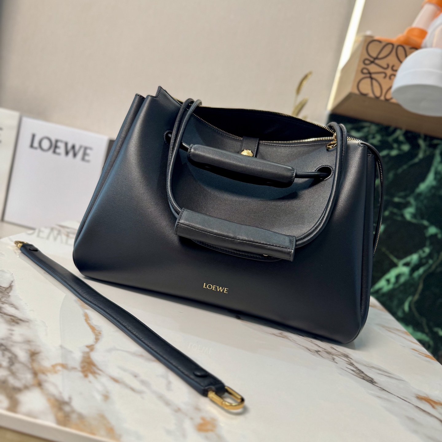 Loewe LOEWE Women SS25 Runway Collection – LOEWE