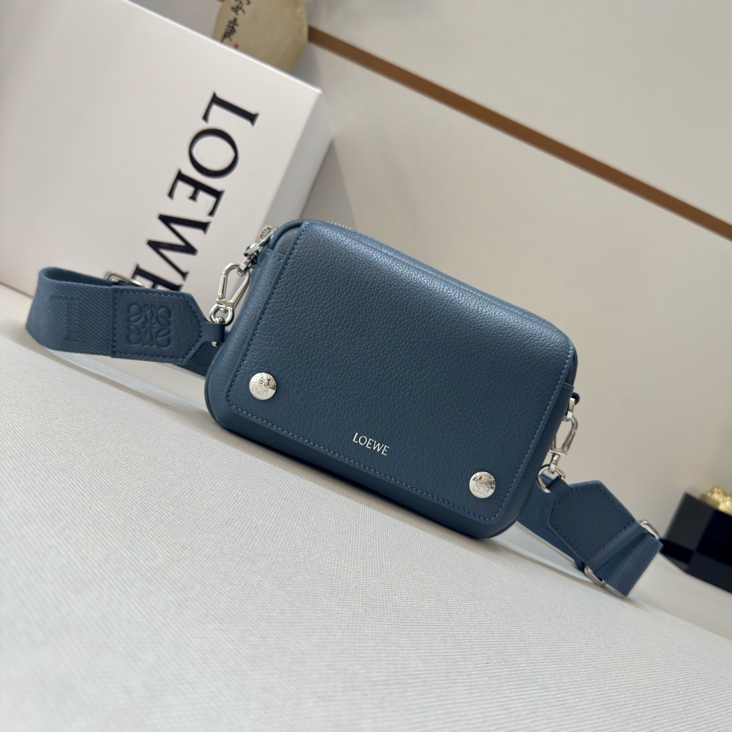 Loewe Small Pebble messenger bag in supple grained calfskin Blue –