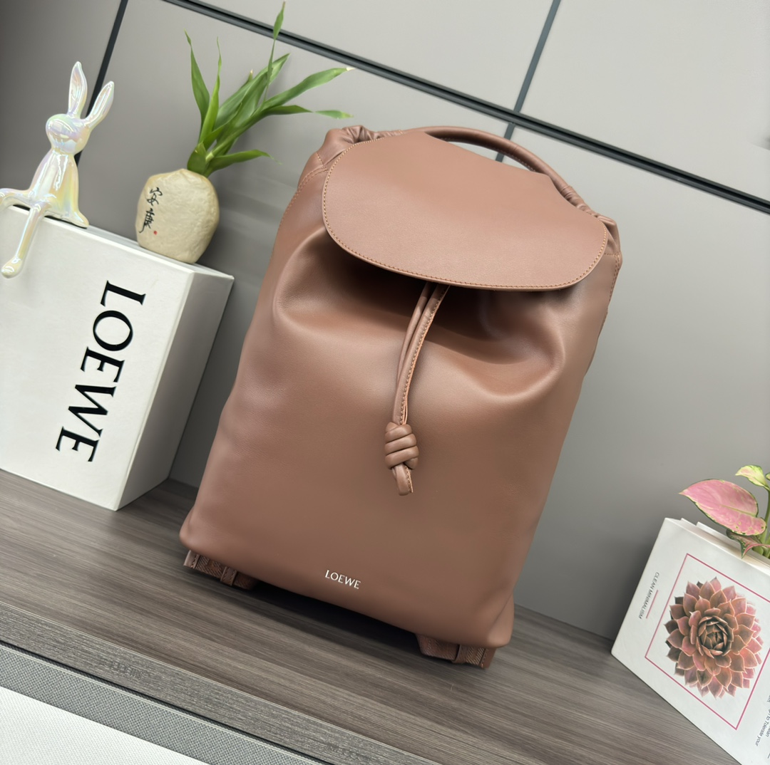 Loewe Flamenco backpack in shiny supple calfskin Red – LOEWE