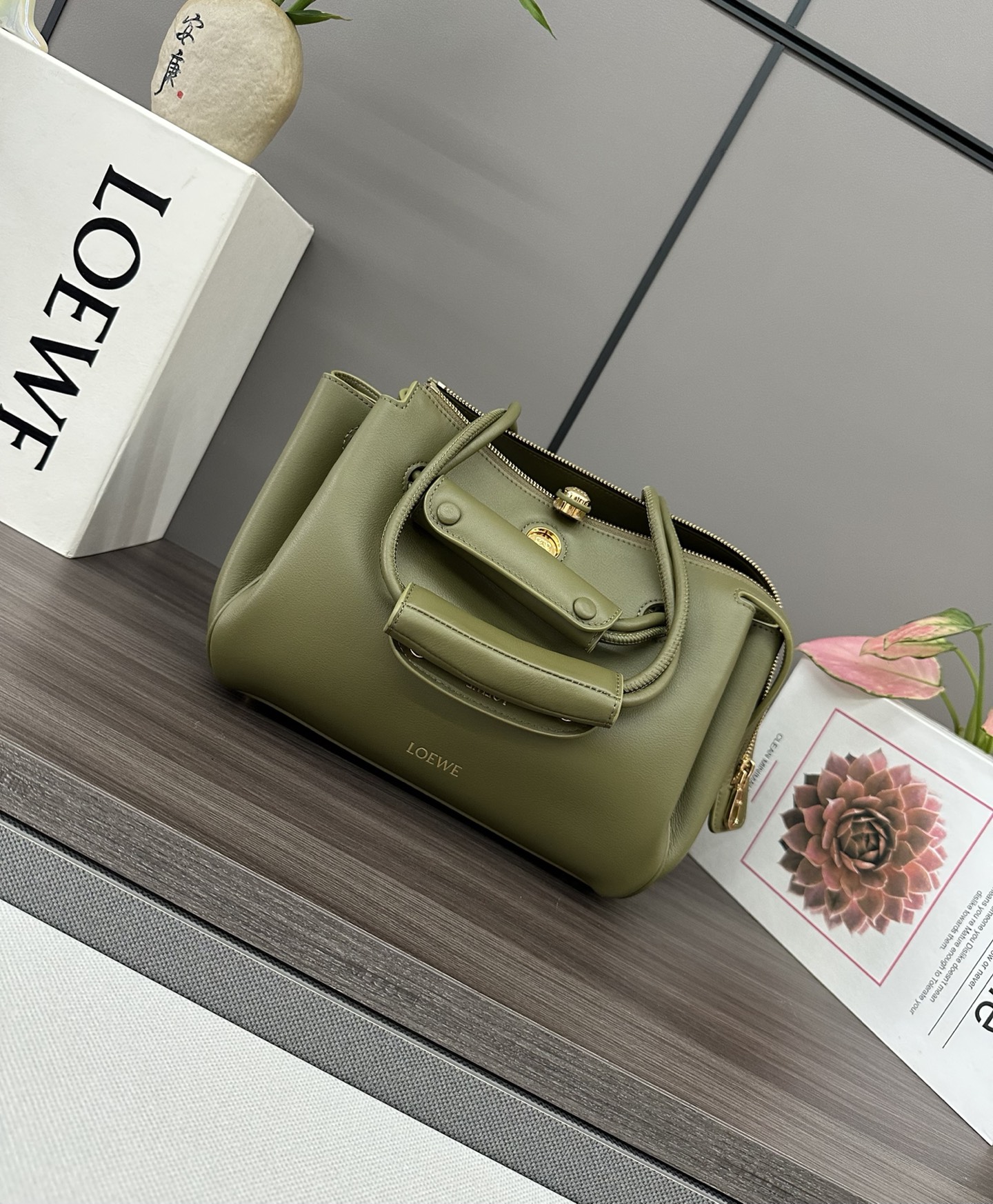 Loewe Medium Madrid bag in supple calfskin Green – LOEWE