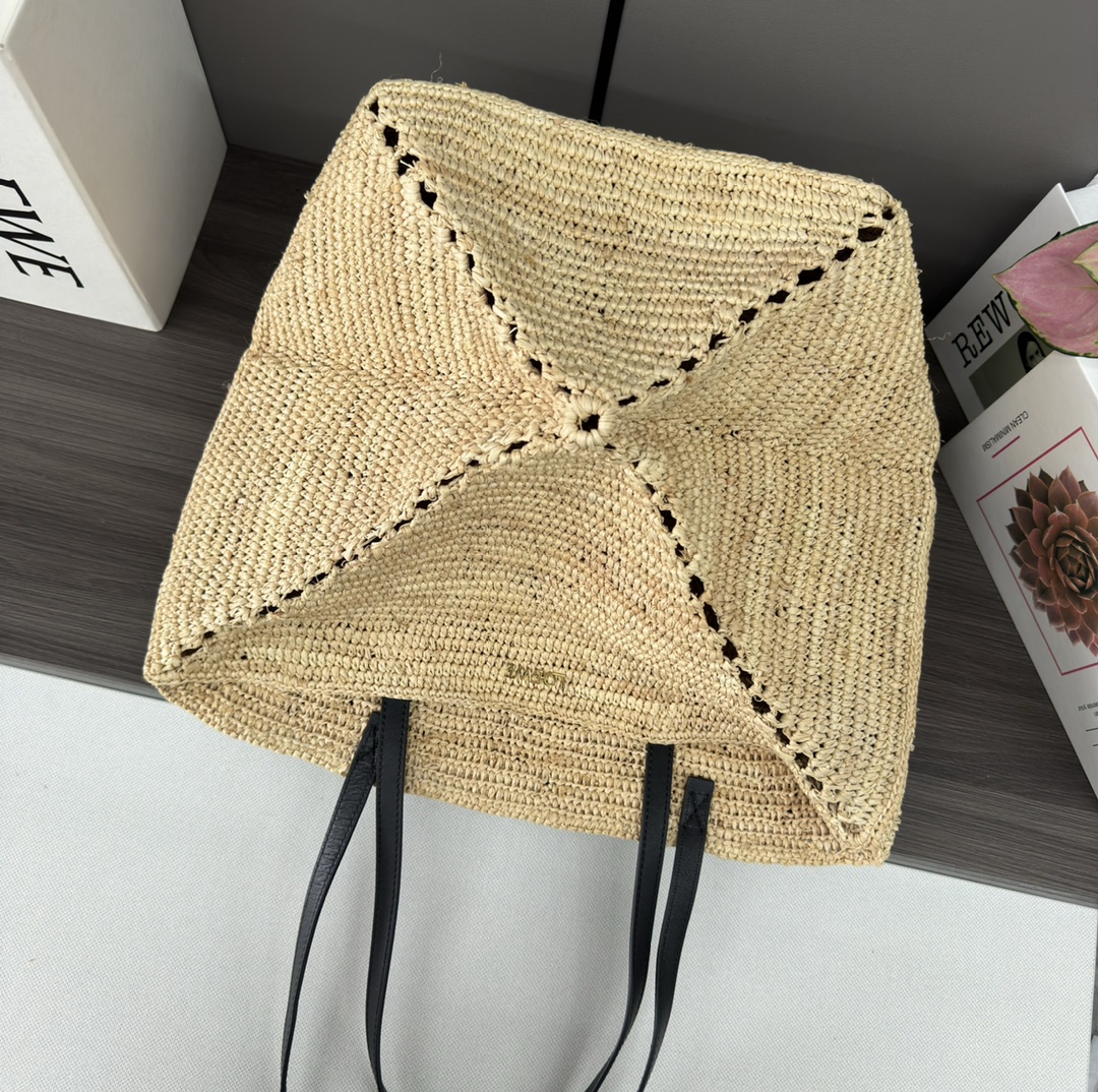Loewe Medium Puzzle Fold tote in raffia Beige – LOEWE