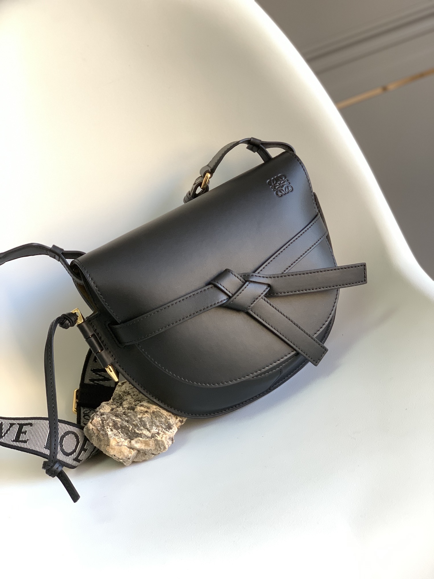 oewe Mini Gate bag From Mango purses – black