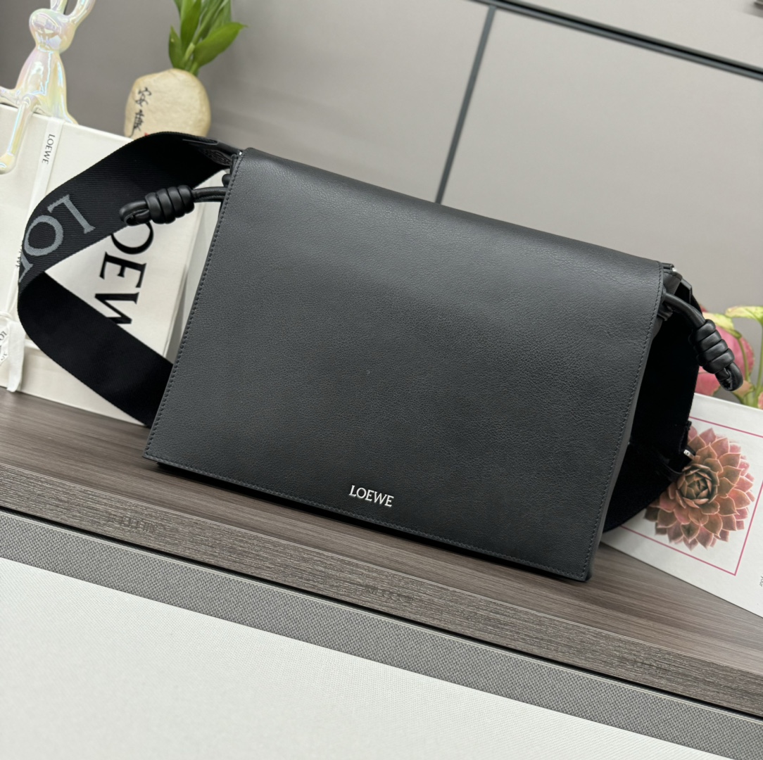 Loewe Flamenco satchel in shiny supple calfskin Black – LOEWE