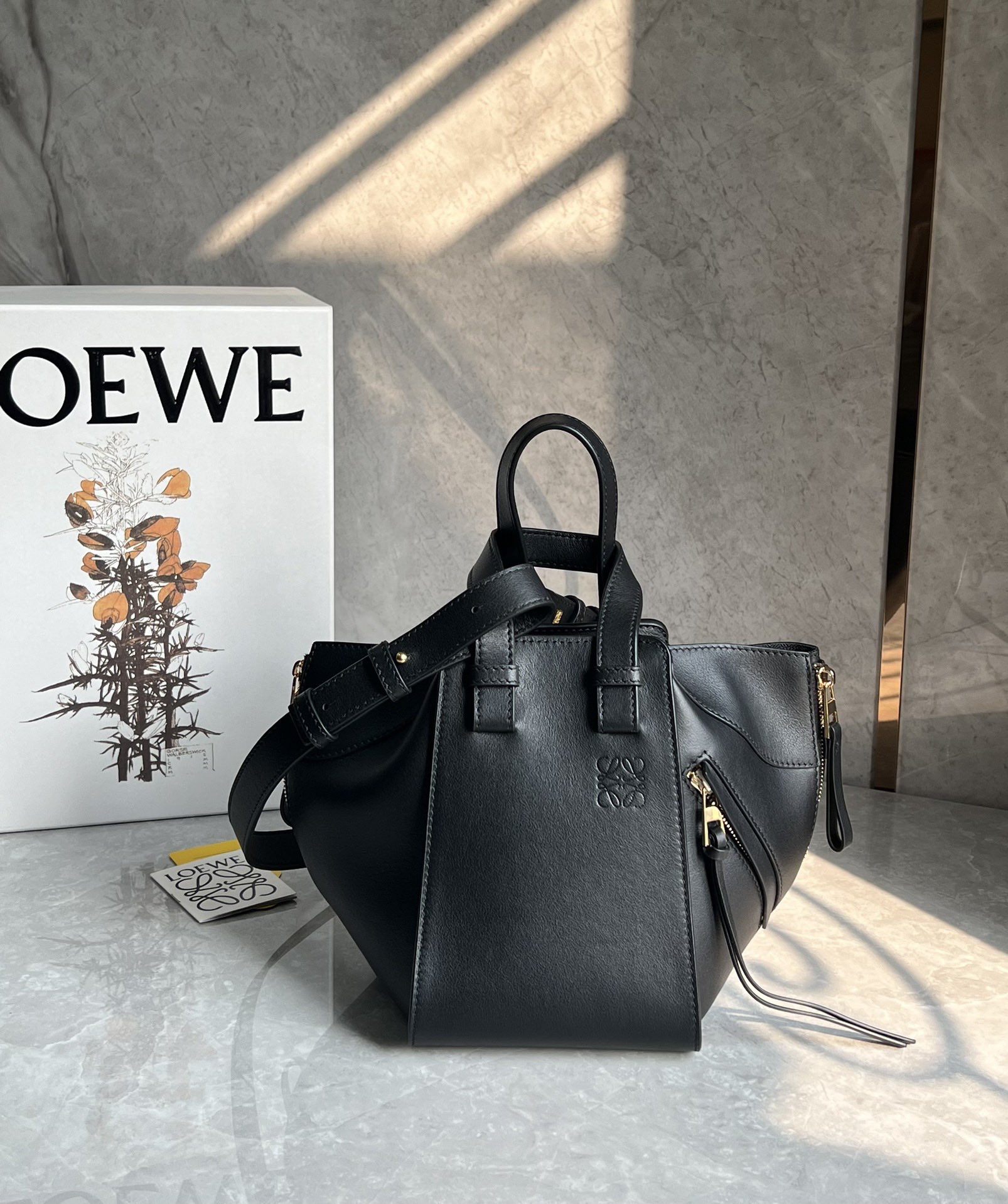 Loewe Compact Hammock bag in soft grained calfskin Black – LOEWE