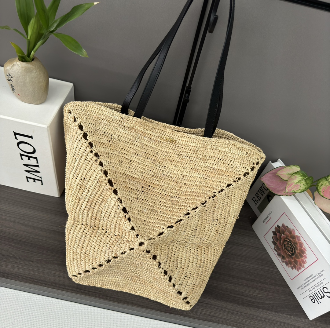 Loewe XL Puzzle Fold tote in raffia Beige – LOEWE