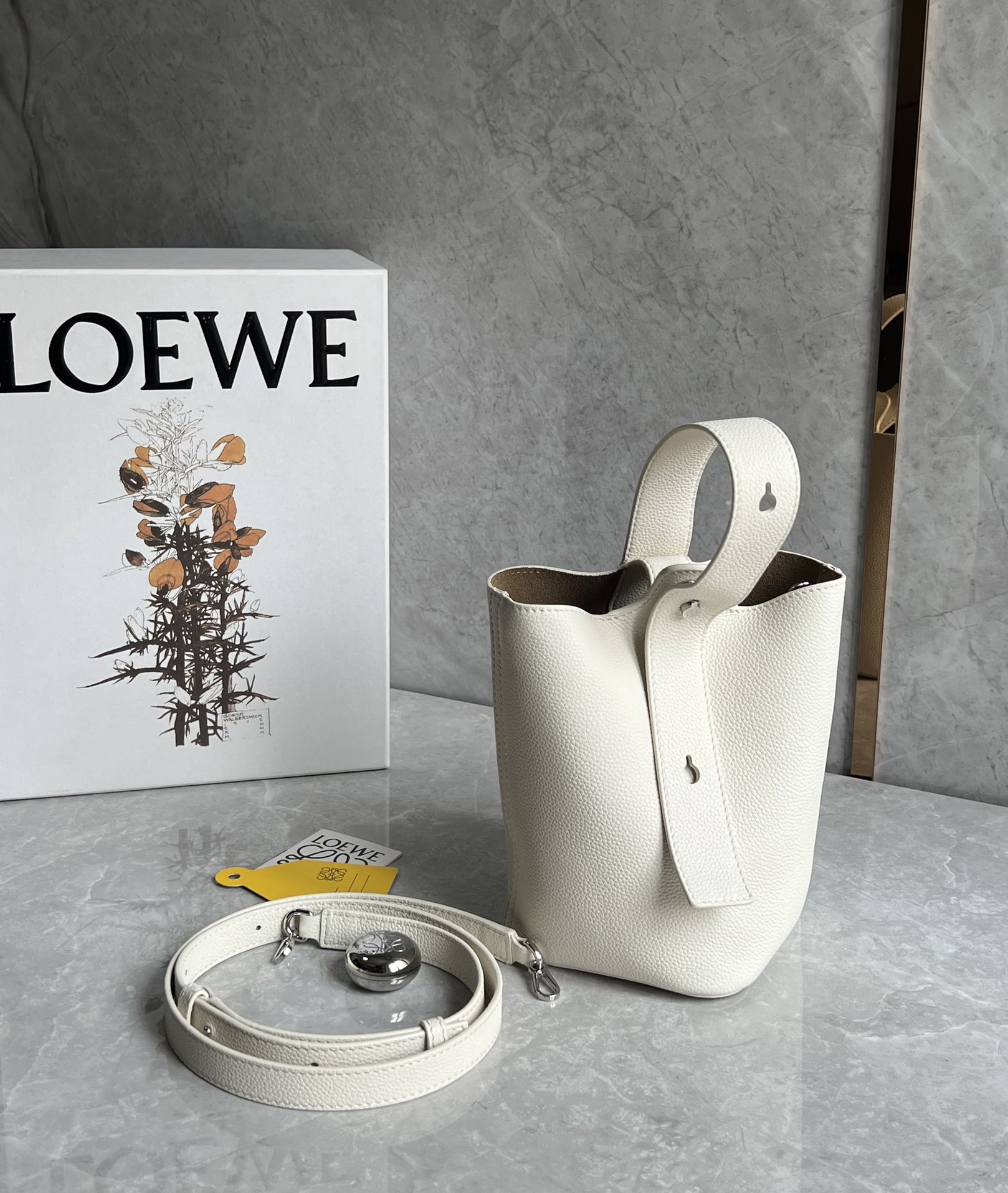 Loewe Pebble Mini Bucket Bag in Grain Leather |