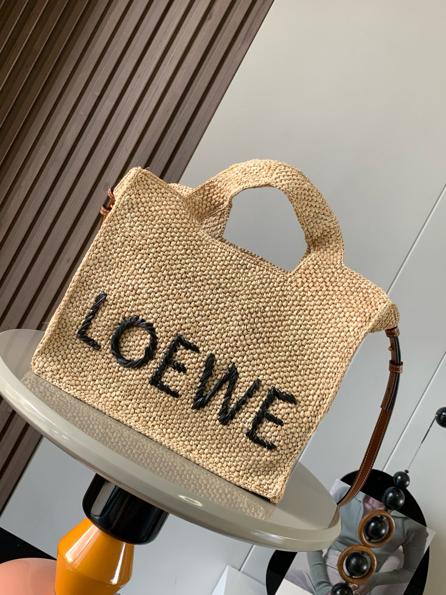 Loewe Mini LOEWE Font tote in raffia Beige – LOEWE